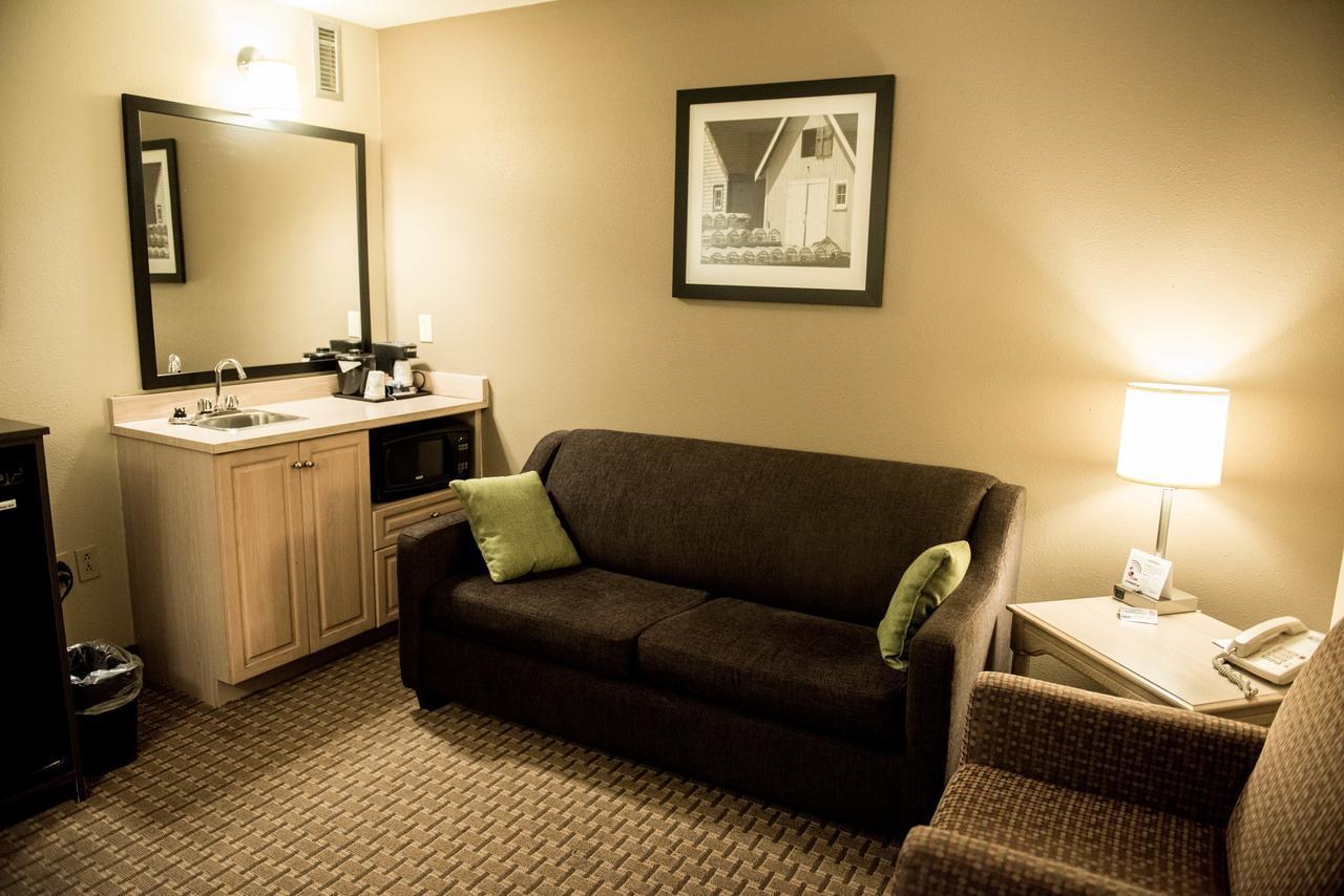 Travelodge Suites By Wyndham Moncton Exterior foto